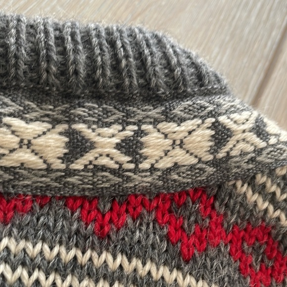 Dale of Norway sweater - Handknit wool. Sterling silver buttons. Preppy - Picture 6 of 10